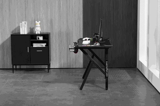 Renova a sua configuração de jogos com o Alinunu Modern Gaming Table Metal RGB Lights Cabos USB