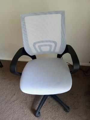 ALINUNU White Mesh Executive Chair com suporte lombar e mecanismo borboleta