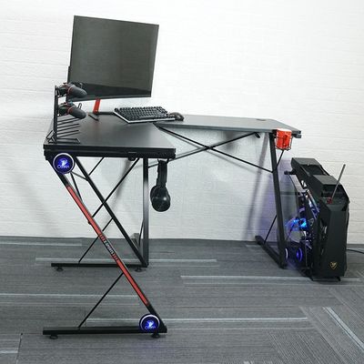 Mesa de jogos ergonômica Altura Ajustável Mesa de jogos com luz com L*W*H 1300*500*782mm
