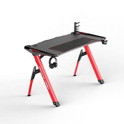 Configuração de alvo de jogadores profissionais Mesa de jogos moderna e com acessórios acessíveis