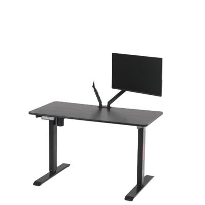 Mesa de escritório ajustável em altura com material de superfície de tabuleiro E1 PB e design ergonômico