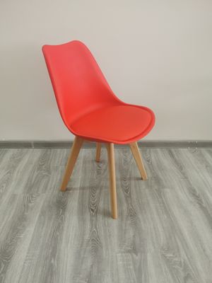 40'HQ Cadeiras de sala de estar com almofada de PU 1488pcs Preços Cadeira de jantar de tulipa de madeira nórdica