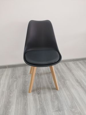40'HQ Cadeiras de sala de estar com almofada de PU 1488pcs Preços Cadeira de jantar de tulipa de madeira nórdica
