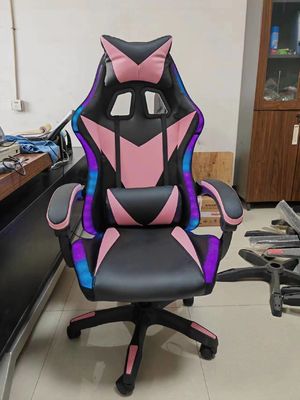 Cadeira de jogos RGB com luzes e alto-falantes Cadeira de massagem de couro PU Cadeira de jogo de computador